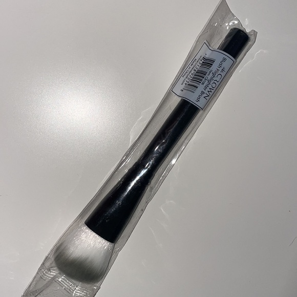 CROWN blush highlighter brush bran new - Picture 3 of 3